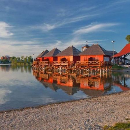 Overwater Cottage - Slovak Tahiti, Senec Eksteriør bilde