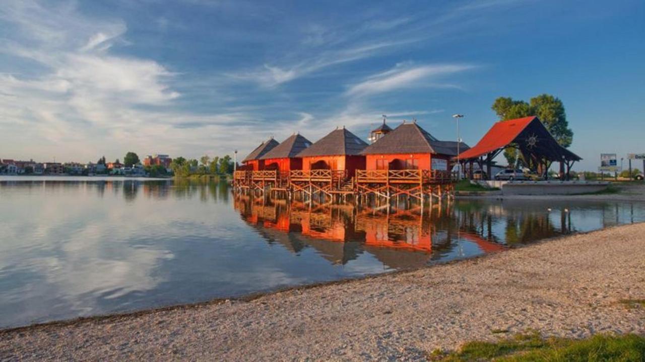 Overwater Cottage - Slovak Tahiti, Senec Eksteriør bilde