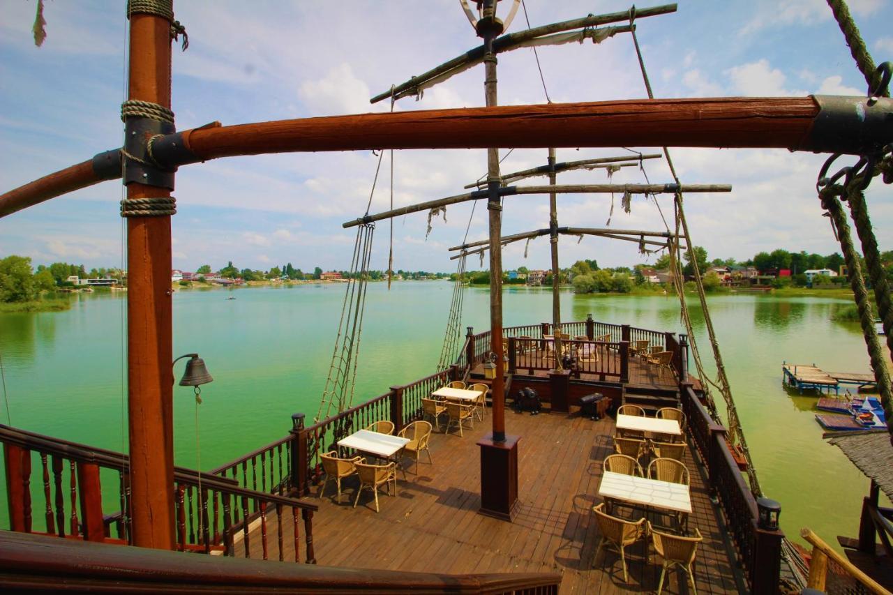 Overwater Cottage - Slovak Tahiti, Senec Eksteriør bilde
